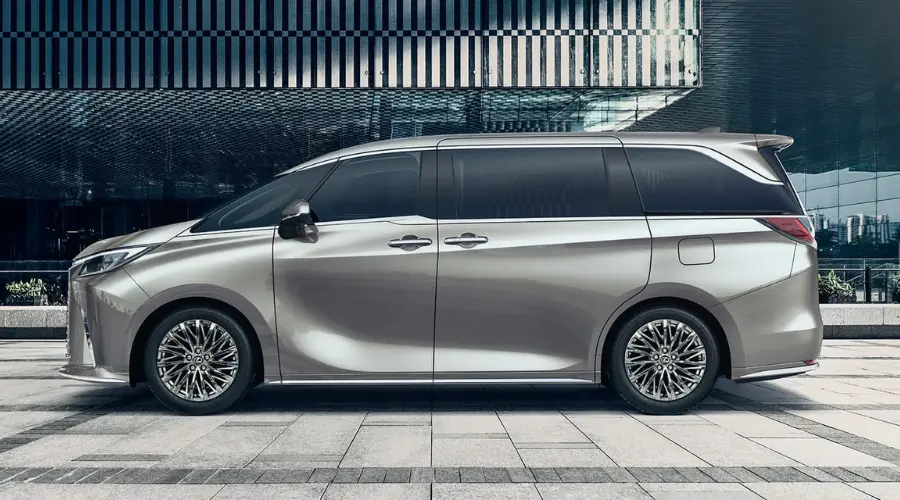 Toyota Vellfire Vs Lexus LM