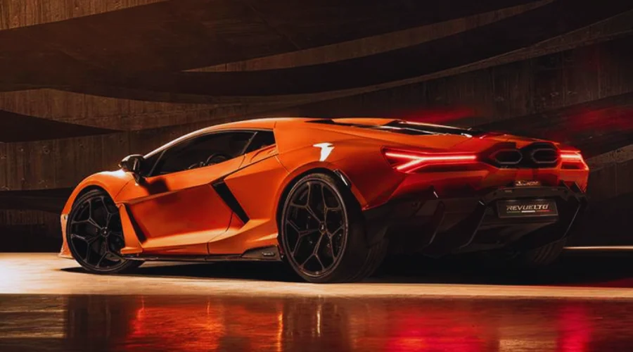 Lamborghini Revuelto