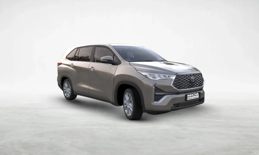 Toyota Innova Hycross